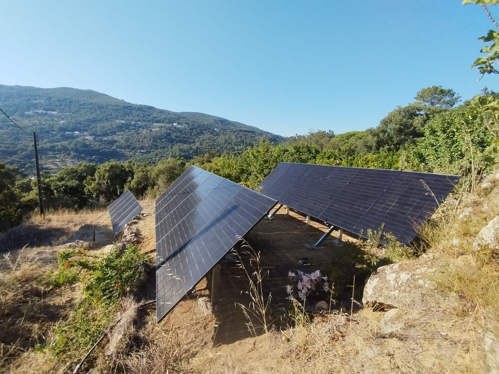 Sistema Solar com Armazenamento — Monchique — Meia Viana · Monchique, Algarve